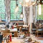 Falkenstein 4*