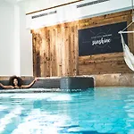 Falkenstein 4*