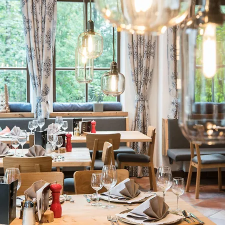 Falkenstein 4*