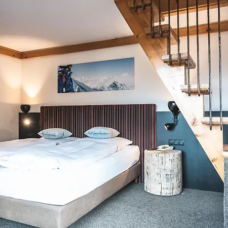 Hotel Falkenstein 4*